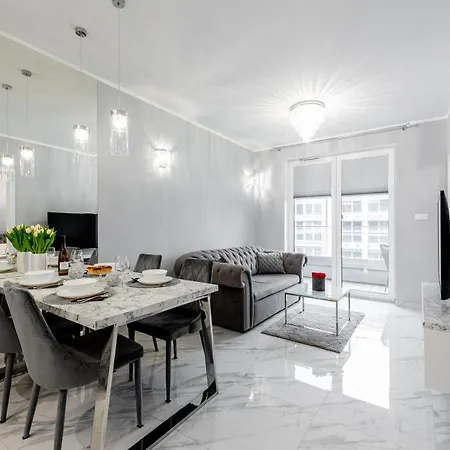 Unique Baltic - Z Garazem *