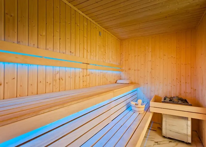 Unique Baltic - Z Garazem *